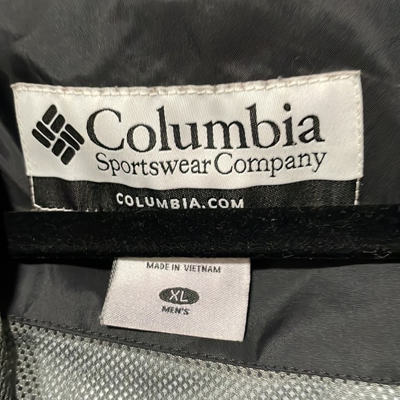 Columbia Waterproof Rain Jacket Size XL - Picture 2 of 3